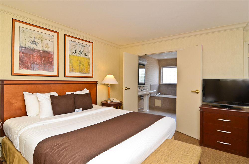 Western 3* Santa Cruz